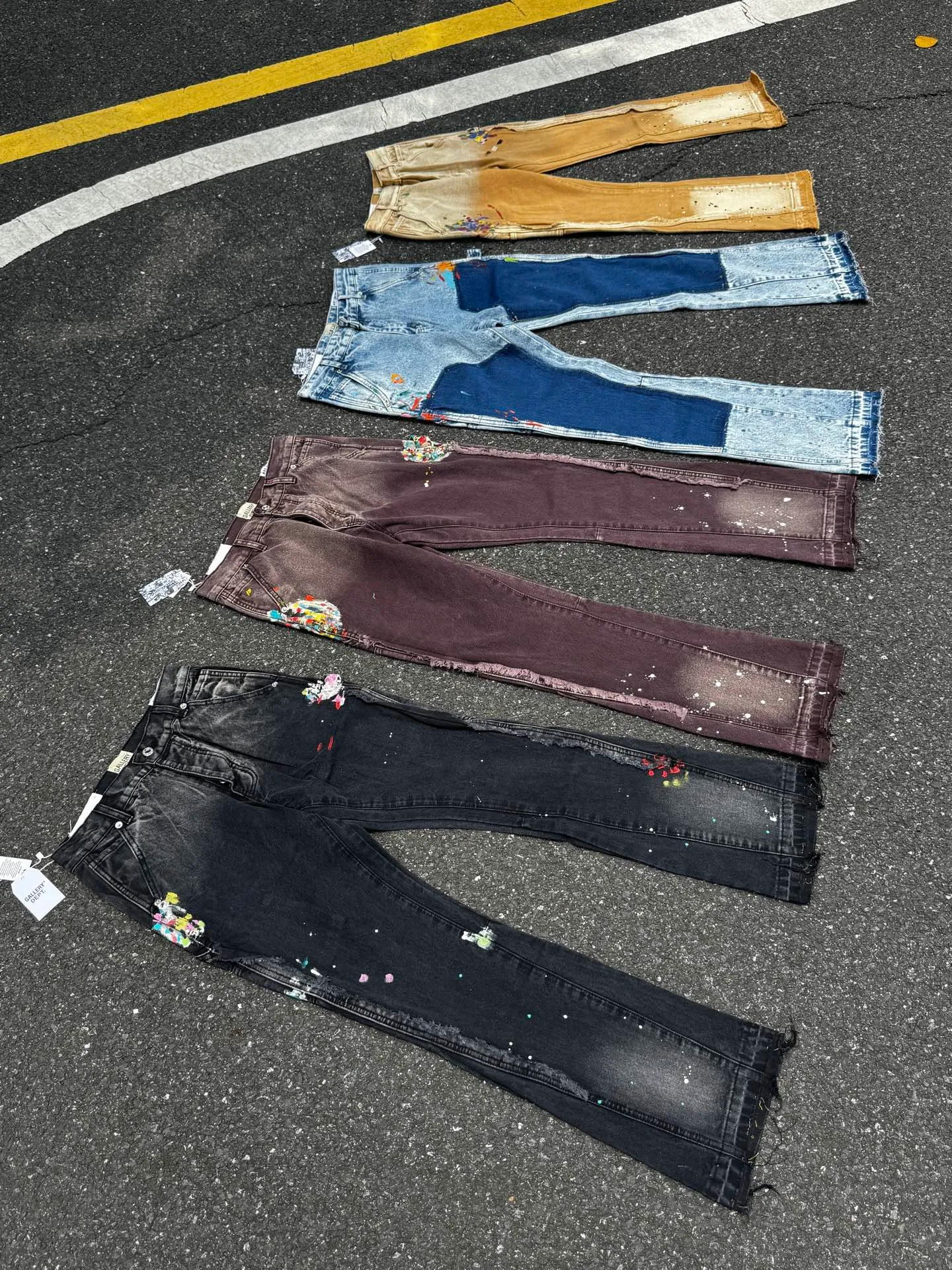 P250 (G95 black) (G90 burgundy) (G94 blue) (G91 khaki) GALLERY DEPT. Spliced ​​patchwork splash-ink denim flared pants washed and distressed spliced ​​jeans logging micro-flared jeans men and women same style Code number: 28 30 32 34 36